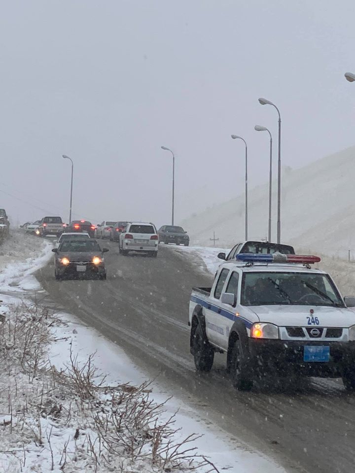 بالصور | الثلوج تشل حركة المواصلات في مناطق بإقليم كوردستان