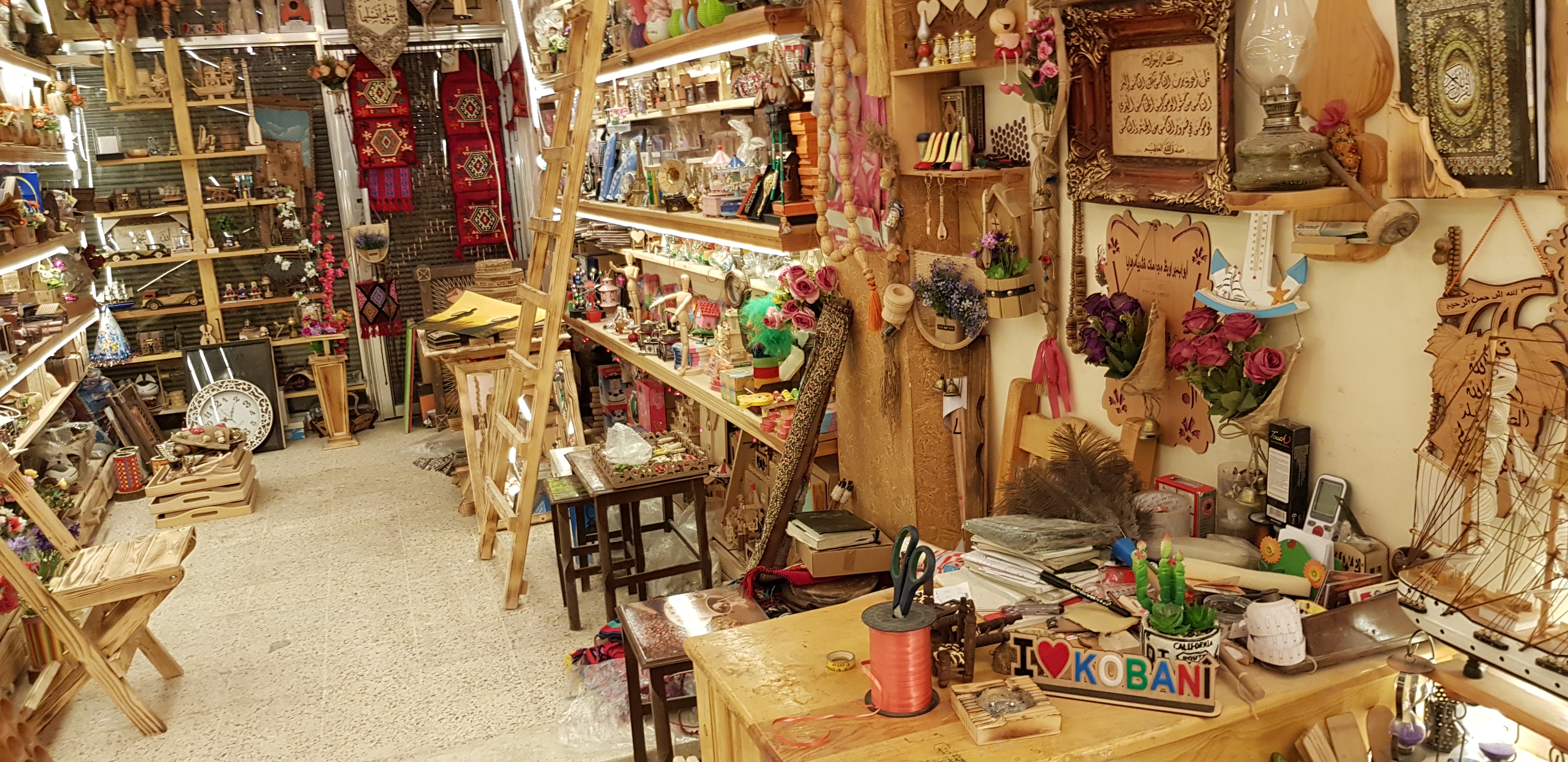 A shop in Kobani. (Photo: Kurdistan 24/Wladimir van Wilgenburg)