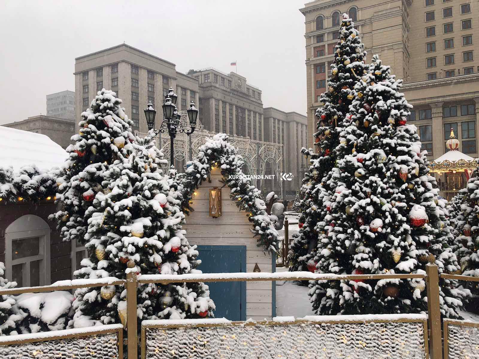 PHOTOS: Locals flock as Moscow experiences first significant snowfall of winter