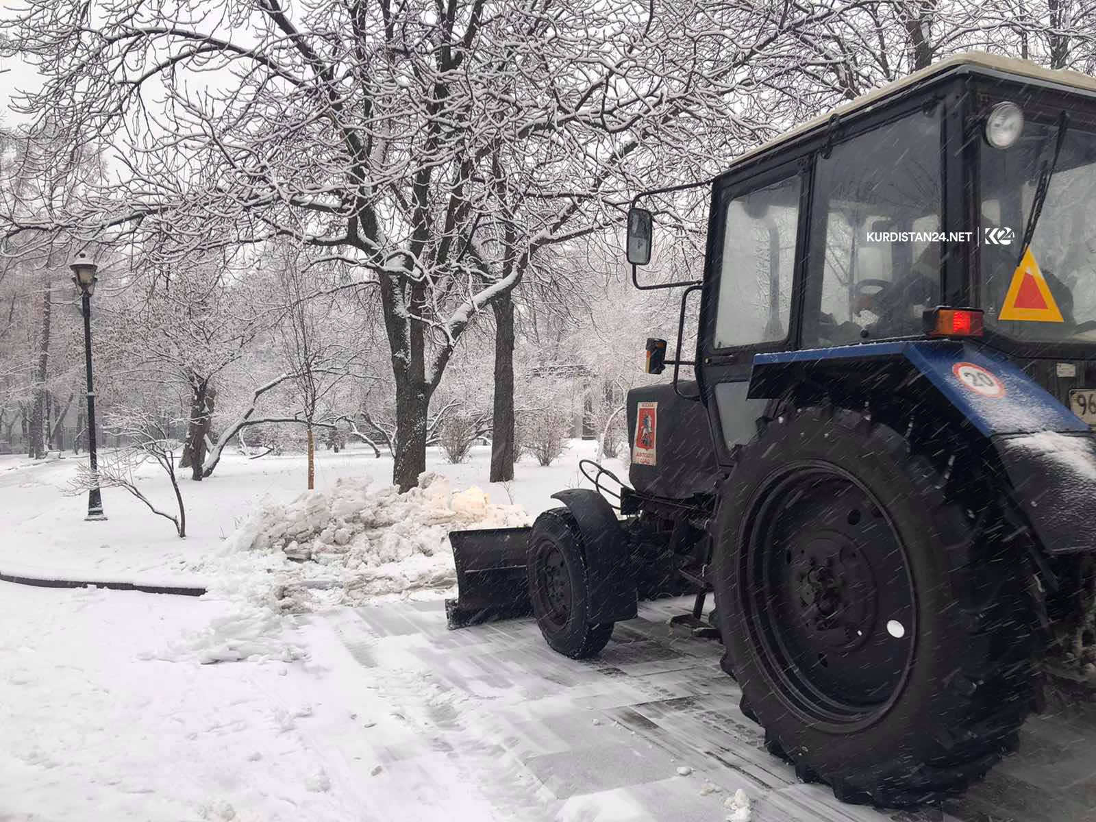 PHOTOS: Locals flock as Moscow experiences first significant snowfall of winter