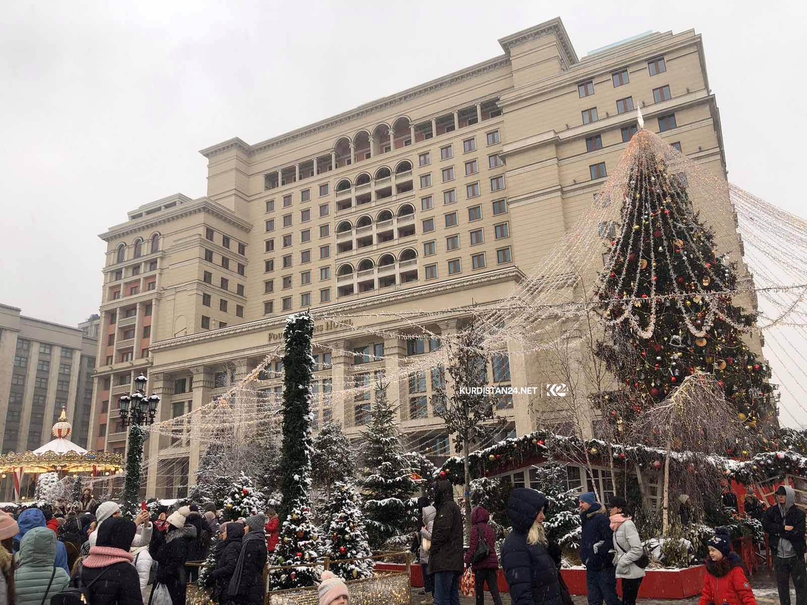 PHOTOS: Locals flock as Moscow experiences first significant snowfall of winter