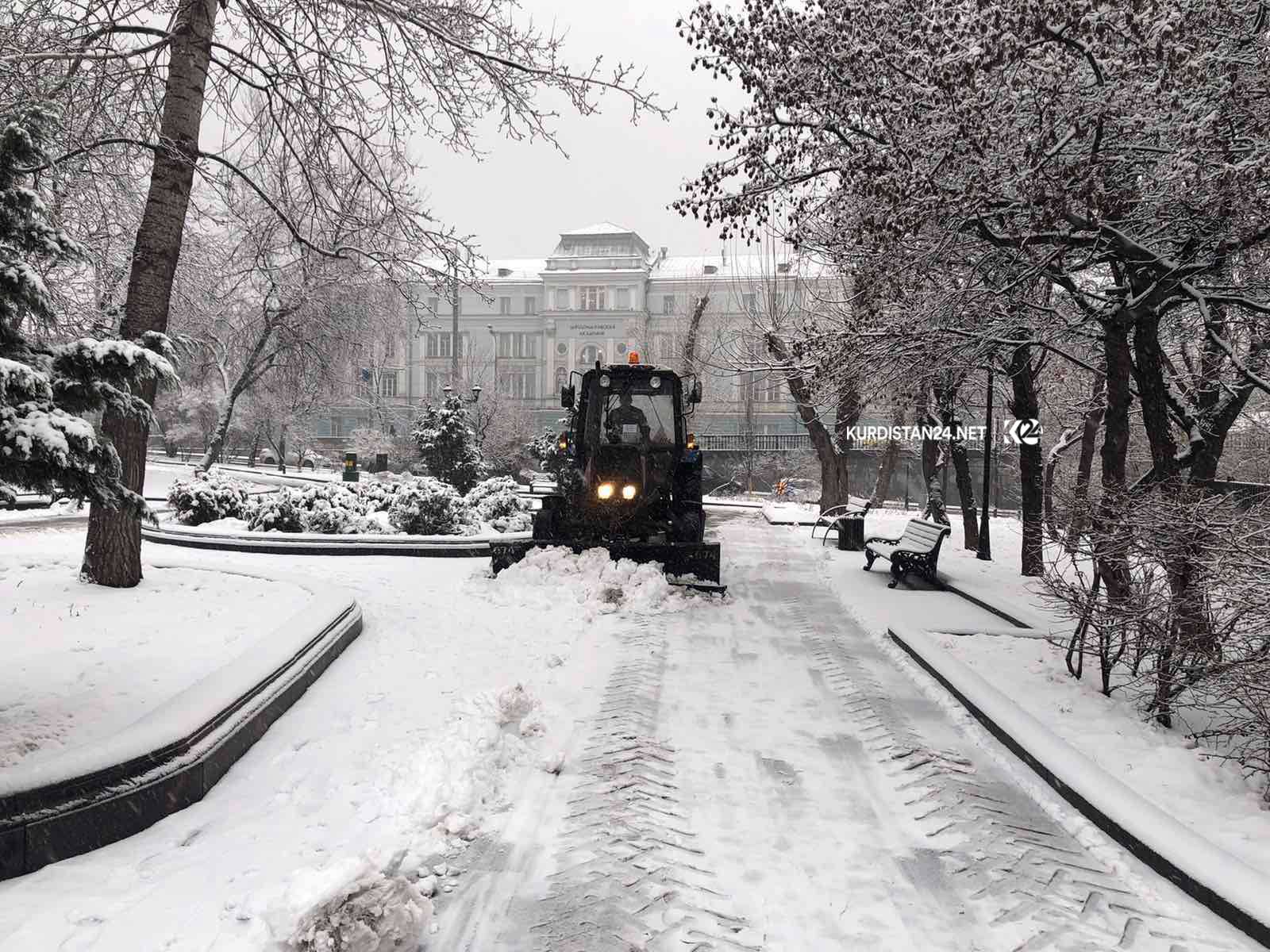 PHOTOS: Locals flock as Moscow experiences first significant snowfall of winter