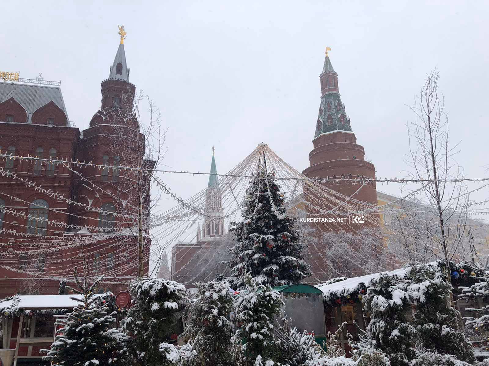 PHOTOS: Locals flock as Moscow experiences first significant snowfall of winter