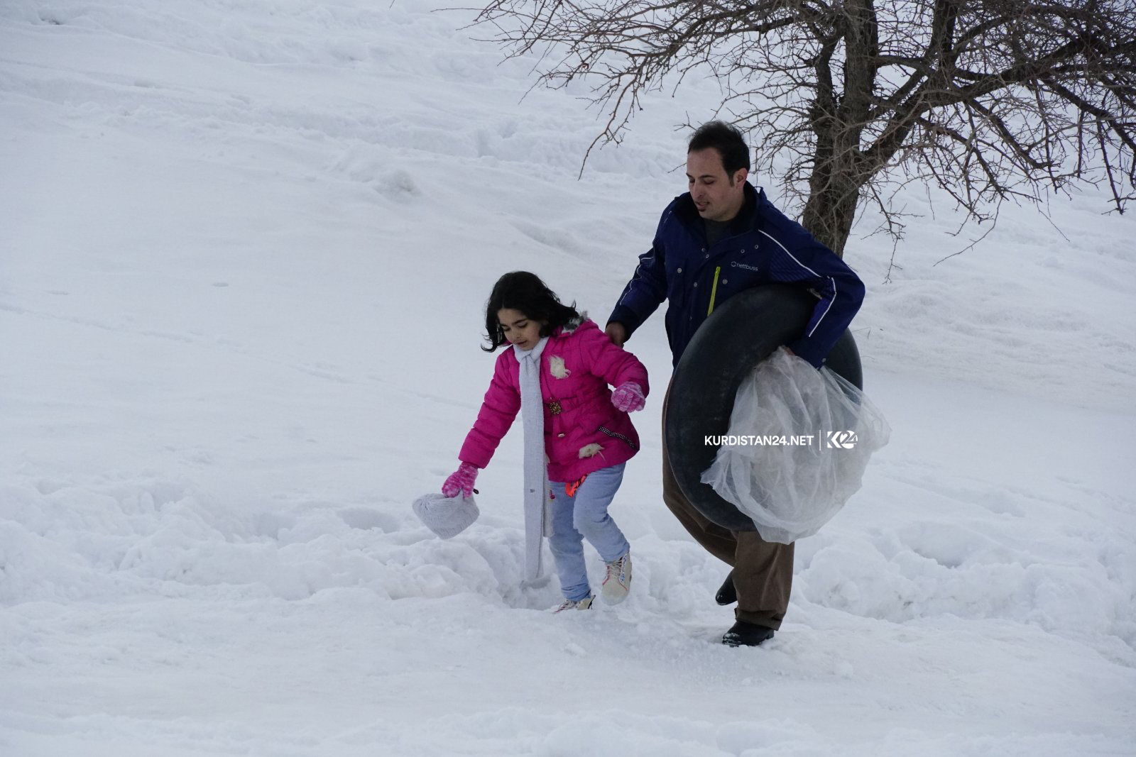 خۆشی و یارییەكانی ناو بەفر 
