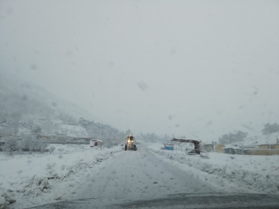 بالصور | ثلوج كثيفة تعيق حركة المرور بمناطق في كوردستان