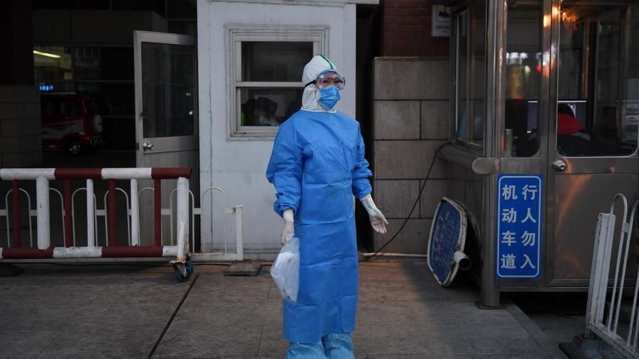 إصابات كورونا تتراجع والوفيات ترتفع في الصين