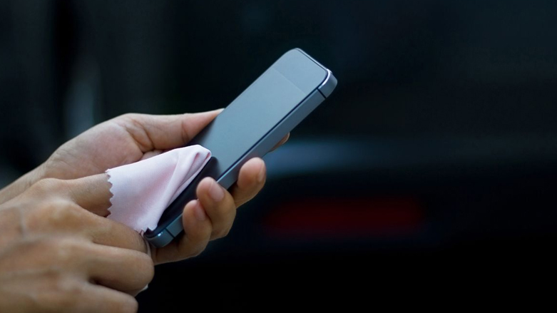 تحذير | كورونا بوسعه العيش على هاتفك.. إليك أهم الإرشادات