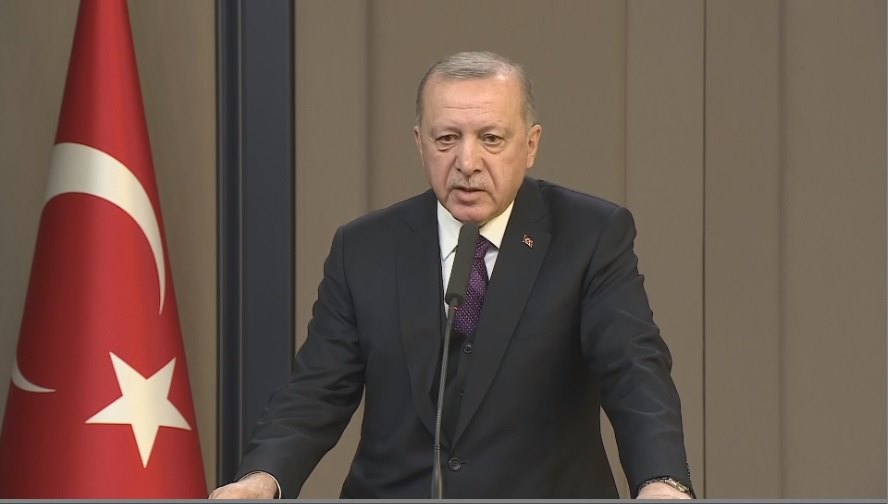 Erdogan: Rusiya rast nabêjin, me belgeh hene ku Rusiya Topbaranê dike