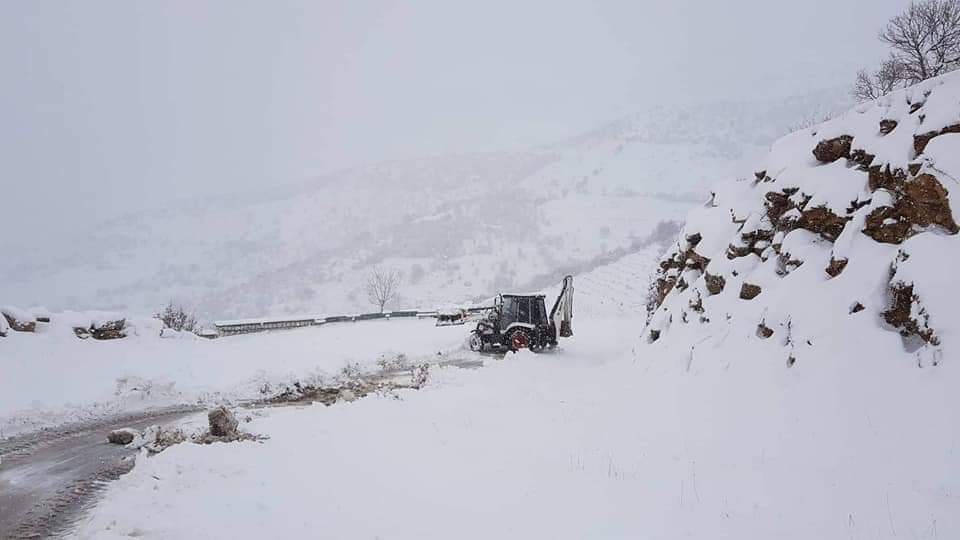 لە دوکان بەفر ئاستەنگ بۆ ھاتووچۆی چەند رێگایەك دروست دەكات