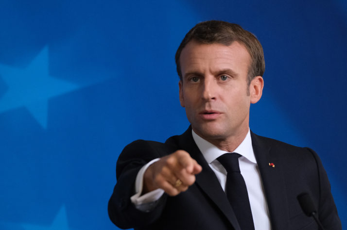 Makron êrîşên Sûriyê li ser Idlibê şermezar dike