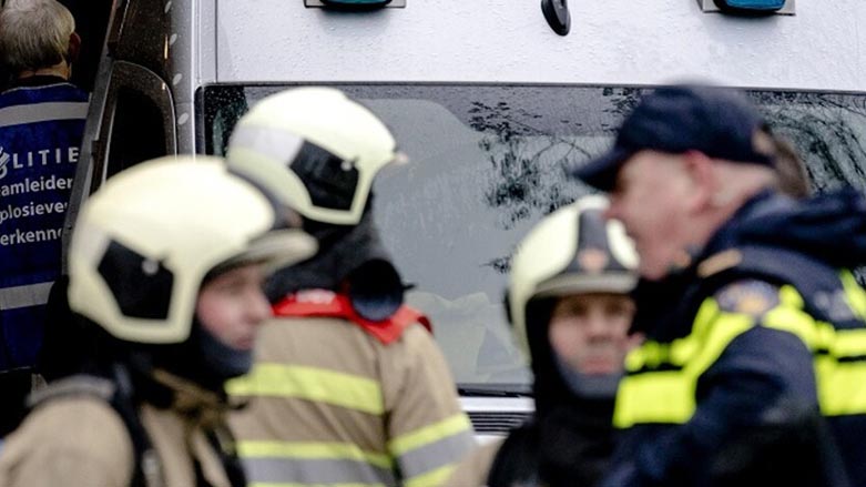 Di bankeka Emistirdamê nameyek a Bombrêjkirî teqî