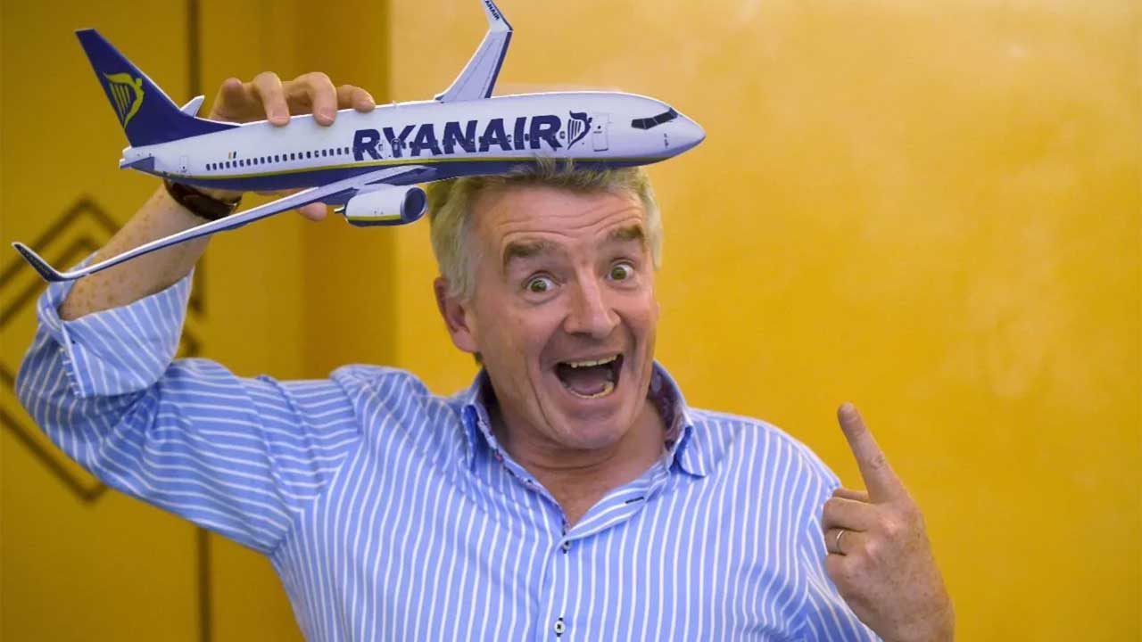 رئيس شركة "ريان اير": الإرهابيون "مسلمون عموما"