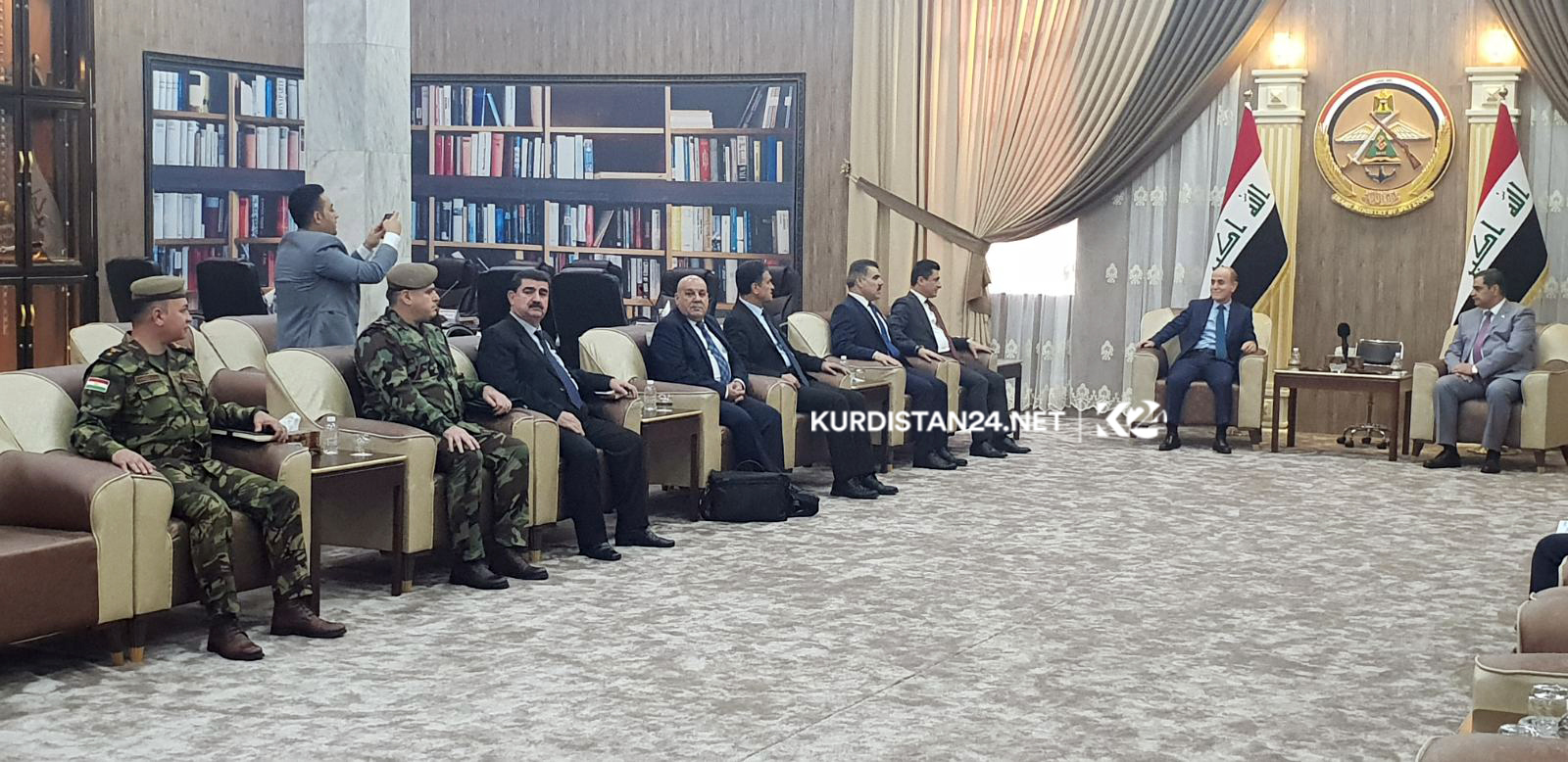 وەزارەتی پێشمەرگە و بەرگری عێراق لە كۆبوونەوەدان