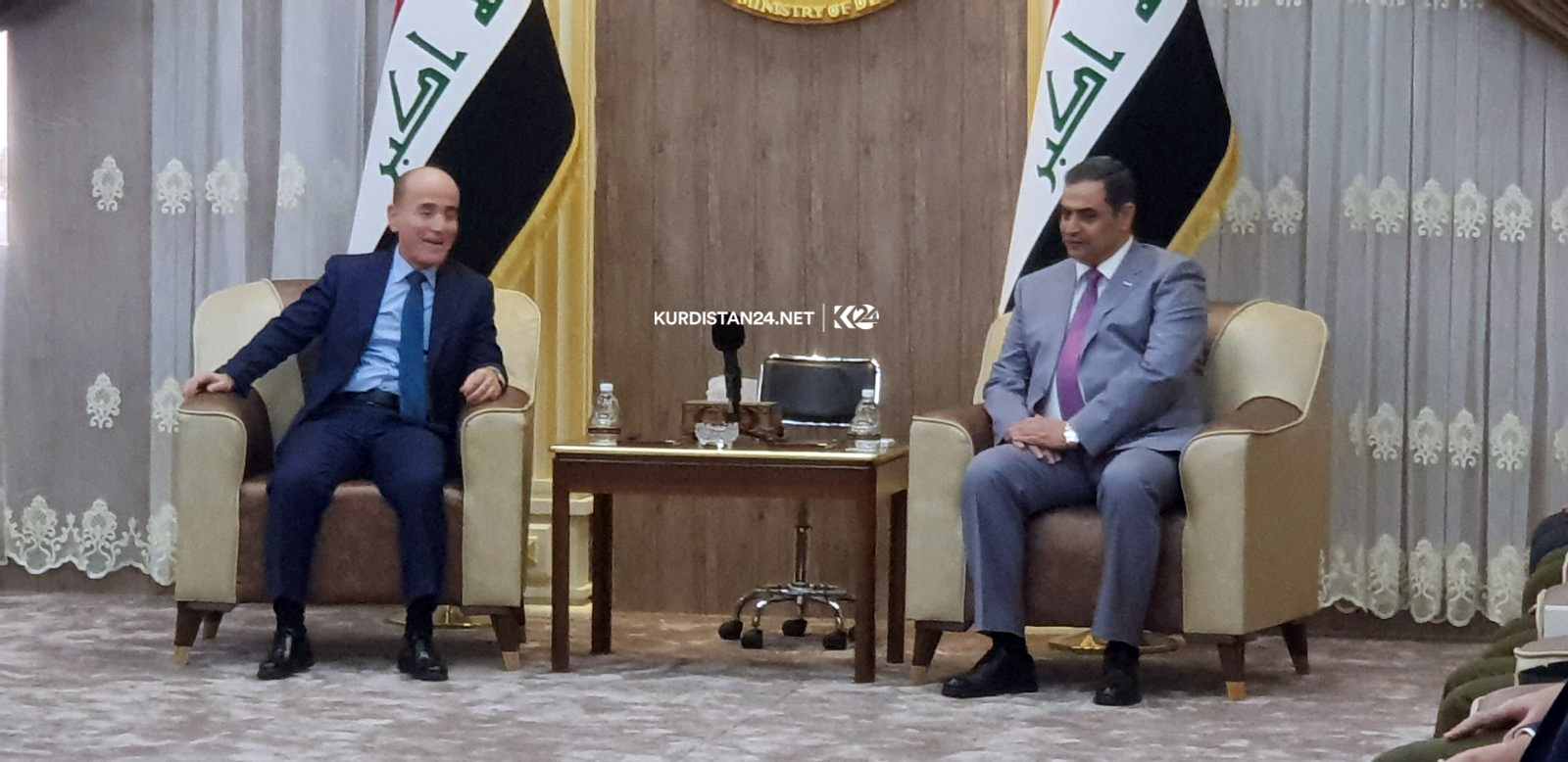 وەزارەتی پێشمەرگە و بەرگری عێراق لە كۆبوونەوەدان