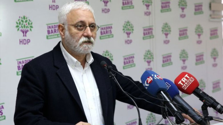 Oluç: Desthilata AKP'ê heta 2023'an namîne