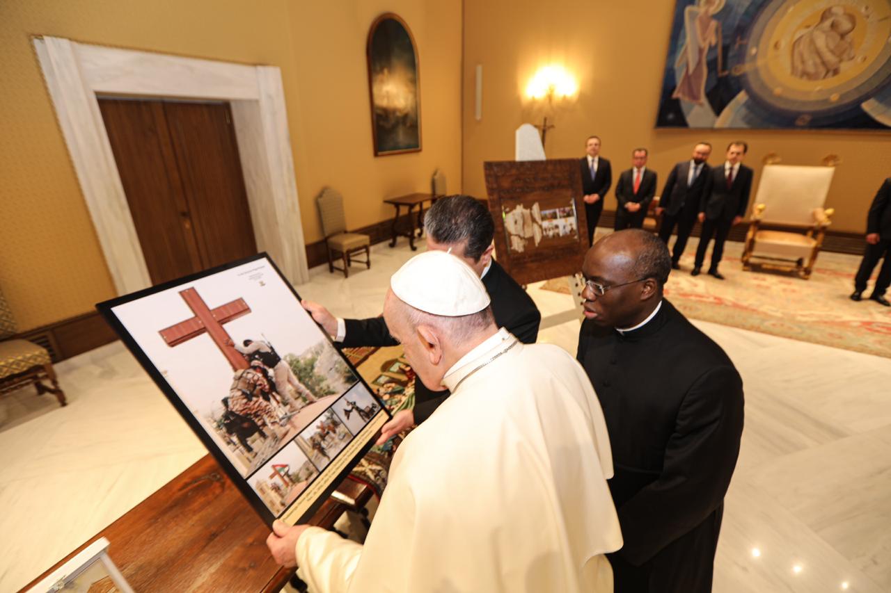 بالصور | مسرور بارزاني يجتمع مع بابا الفاتيكان