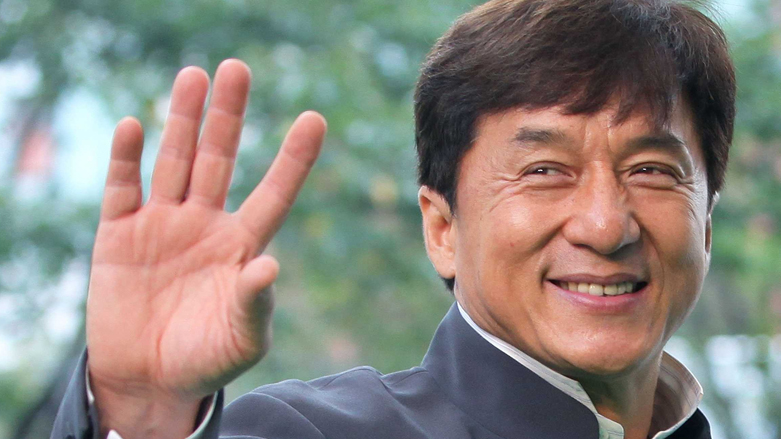 جاكي شان يرصد مكافأة لمن يخترع عقاراً لفيروس كورونا