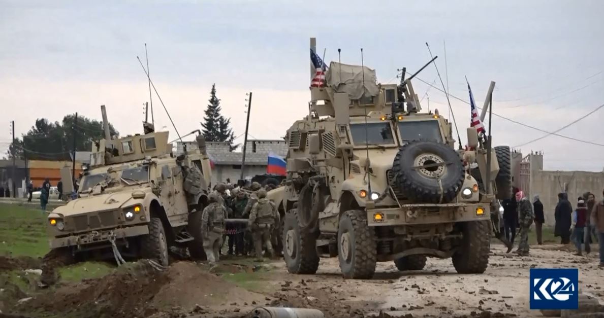 Çekdarên ser bi Sûriyê li nêzîk Qamişlo êrişî hêzên Amerîka kirin