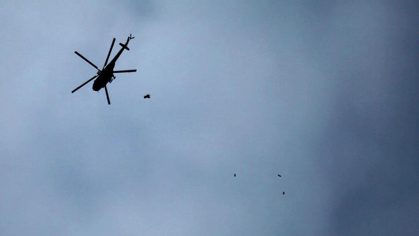 مقتل طيارَين في سقوط مروحية سورية بنيران تركية في إدلب