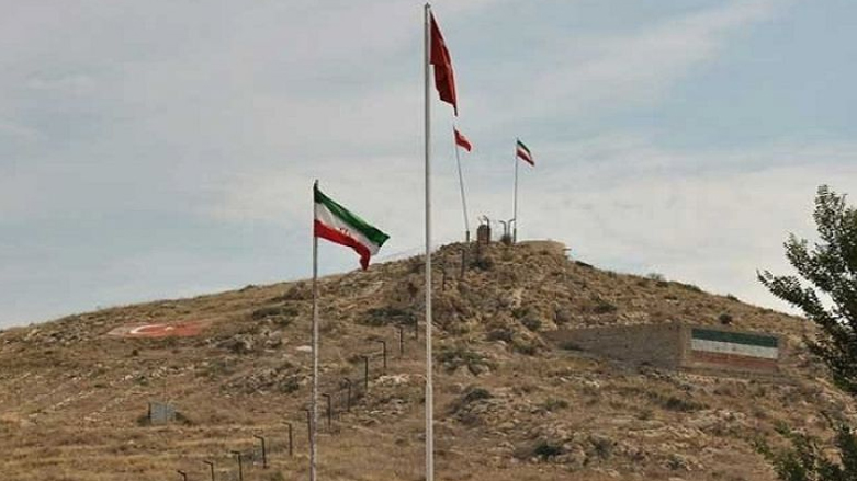 تركيا تعلن إغلاق حدودها مع إيران بسبب كورونا