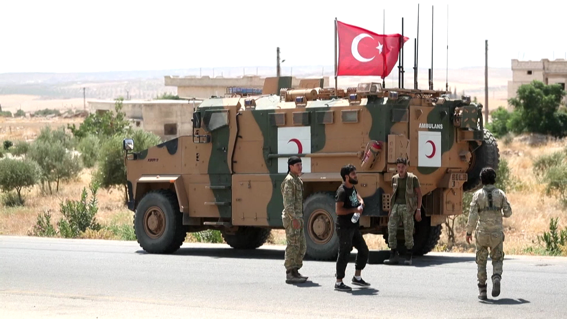 Tirkiye berdewame li danana xalên serbazî li Îdlibê