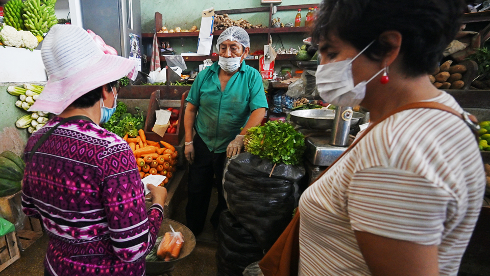 وفاة 16 شخصاً في البيرو تناولوا مشروباً للوقاية من كورونا