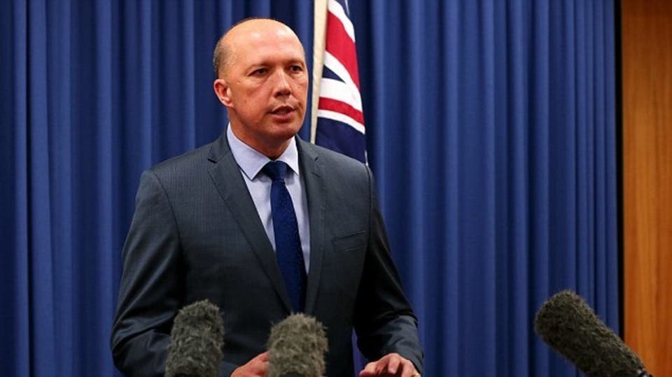 وزير الداخلية الأسترالي: أنا مصاب بفيروس كورونا