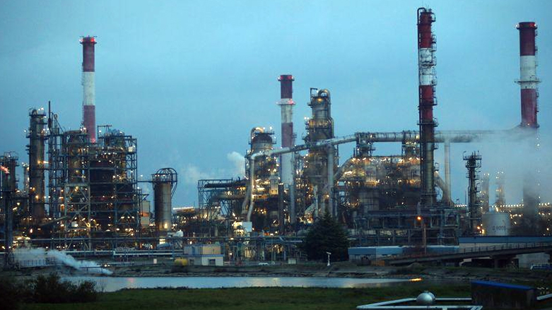 أسعار النفط تتهاوى وتسجل أكبر انخفاض يومي منذ 10 سنوات