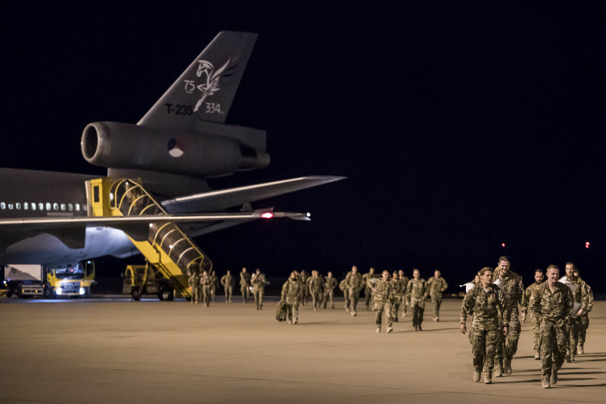 Dutch troops return from Afghanistan to the Netherlands on March 26. (Photo: Dutch Ministry of Defense)