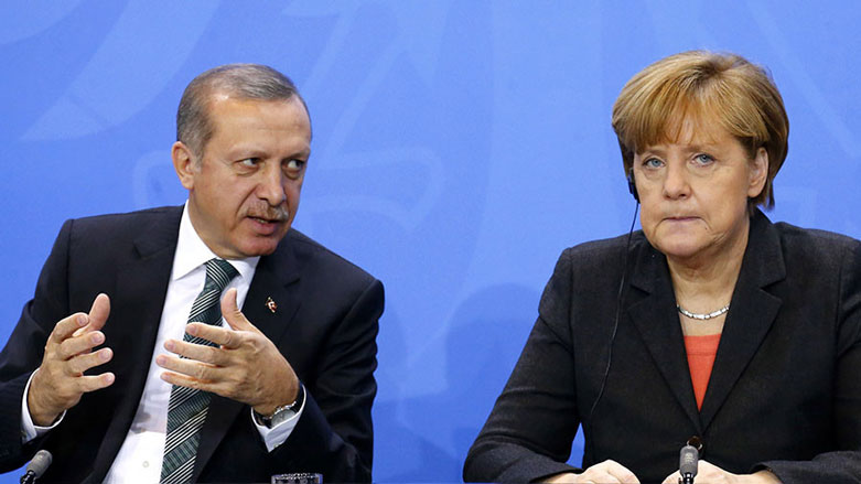 Erdogan bo Merkel: Rêkeftina derbarê koçberan de betal bûye