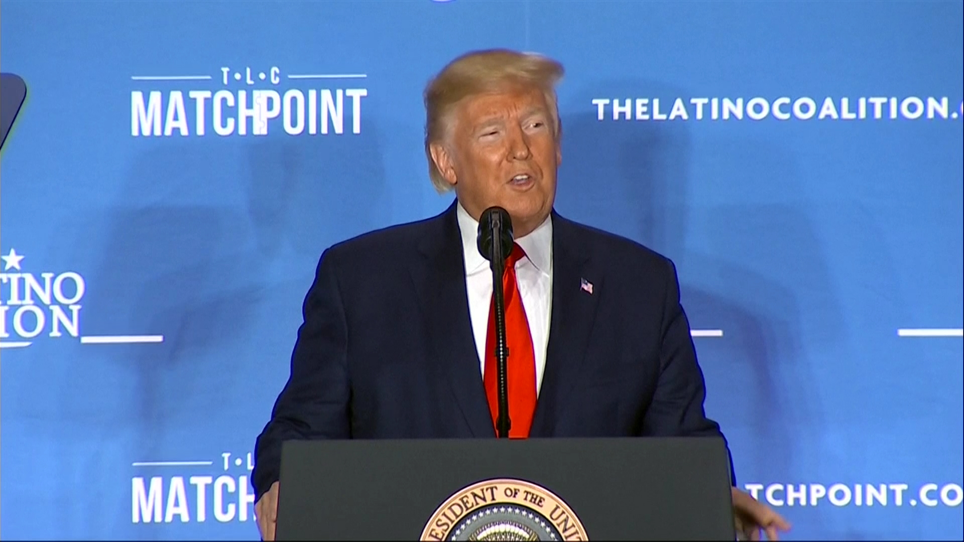 Tiramp dixwaze serbazên Emerîkî ji Sûriya ji û tevahîya welatan vekşîne 