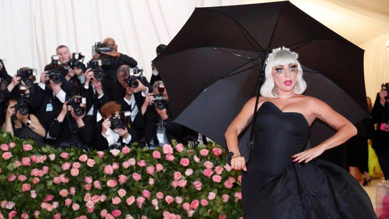 نجوم العالم يطلقون "رسالة حب" دعماً لـ"خط الصد الأول"