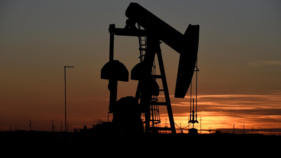 أسعار النفط تواصل تراجعها على وقع "أزمة كورونا"