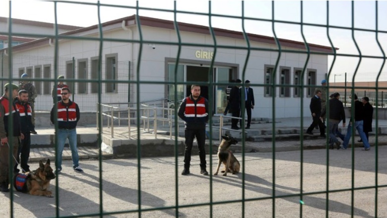 Baroya Diyarbekirê: Divê hemû girtî werin azadkirin