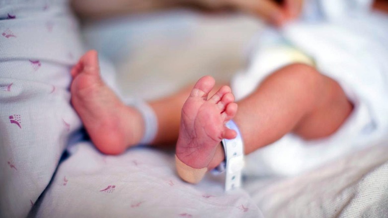لە حاڵەتێکی دەگمەن منداڵێک لە دایکبوو خاوەنی دوو ئەندامی نێرینەیە