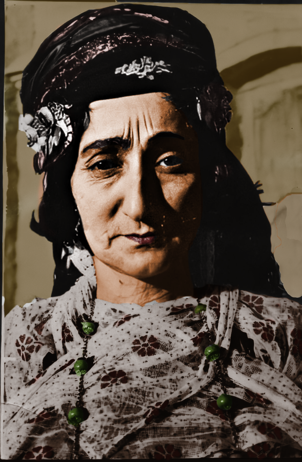 گەنجێک لەڕێگەی تەکنەلۆجیا وێنە رەش و سپییەکان رەنگدەکات 