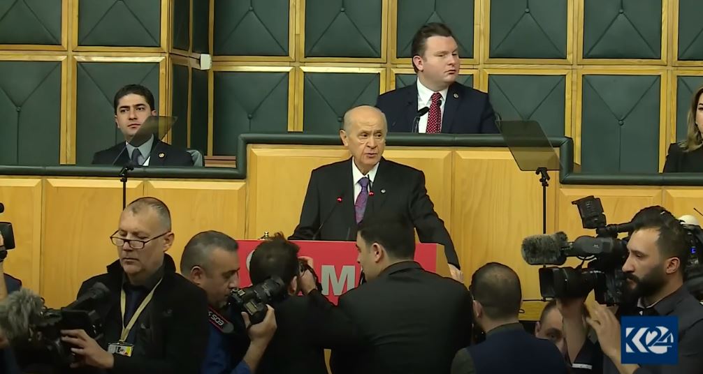 MHP daxwaza qedexekirina veguhestina parlamenteran dike