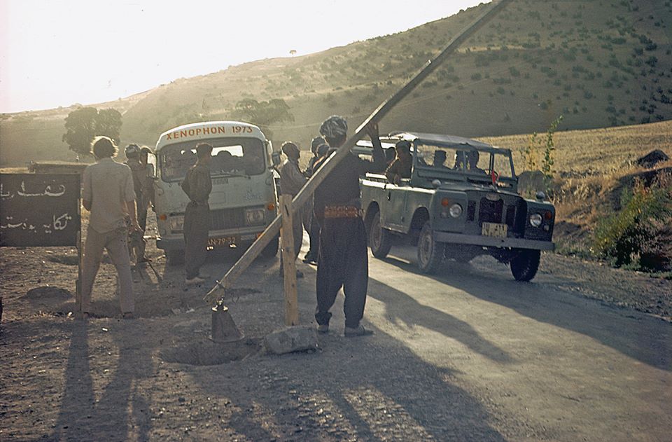 The Dutch scouts, the Argonauts, visited the Greater Kurdistan with a minibus called Xenophon in 1973. The photo shows the border between KDP territories and Iraqi government territories. (Photo: Michiel Hegener)