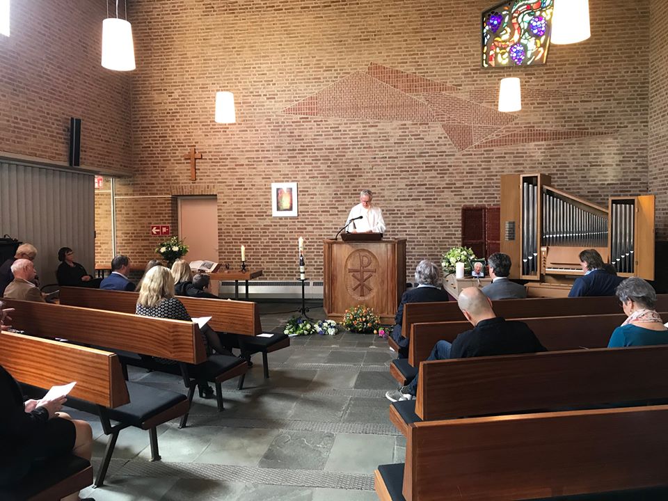 Only a limited number were able to attend the funeral due to COVID-19 measures, April 10, 2020. (Photo: Michiel Hegener)