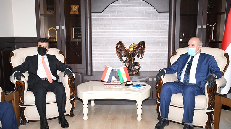 كامیل قەزاز و چالاكی موهه‌ندیس له‌ پشكی گۆڕان وه‌ك بریكاری نوێی وەزارەتی كارەبا و شاره‌وانی دەستبەكاربوون