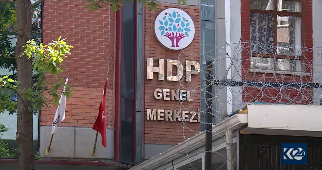 HDP amadekariya xwenîşandana demokrasiyê dike