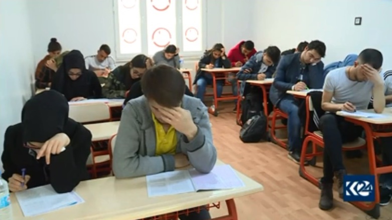 Mamosteyên Kurdî yên Bakurê Kurdistanê daxwaza kar dikin