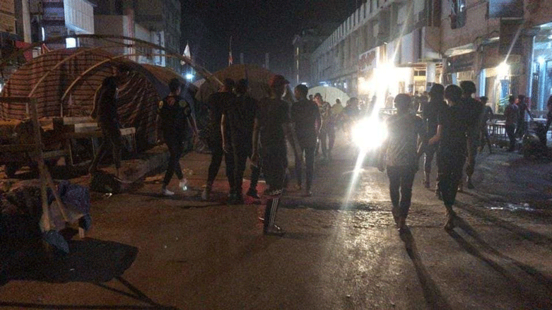 Li Iraqê xwepêşanderan baregehên partiyan şewitandin