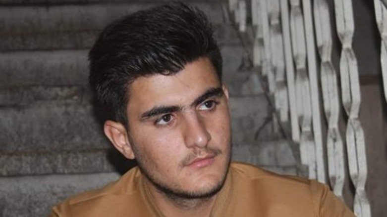 ئەو شۆفێرەی بە بارھەڵگر خۆی بە گەنجێکدا کێشا و هەڵات، دەستگیرکرا 