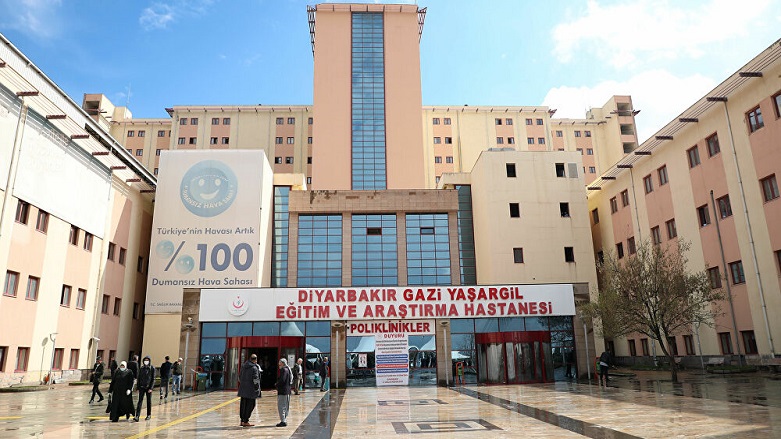 Odeya Bijîşkan a Diyarbekirê: Îro tenê li nexweşxaneyekê 15 kes mirin