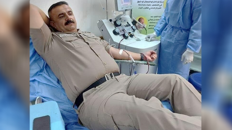 قرر غريب التبرع ببلازما الدم للمصابين بالفيروس - صورة: وسائل التواصل الاجتماعي