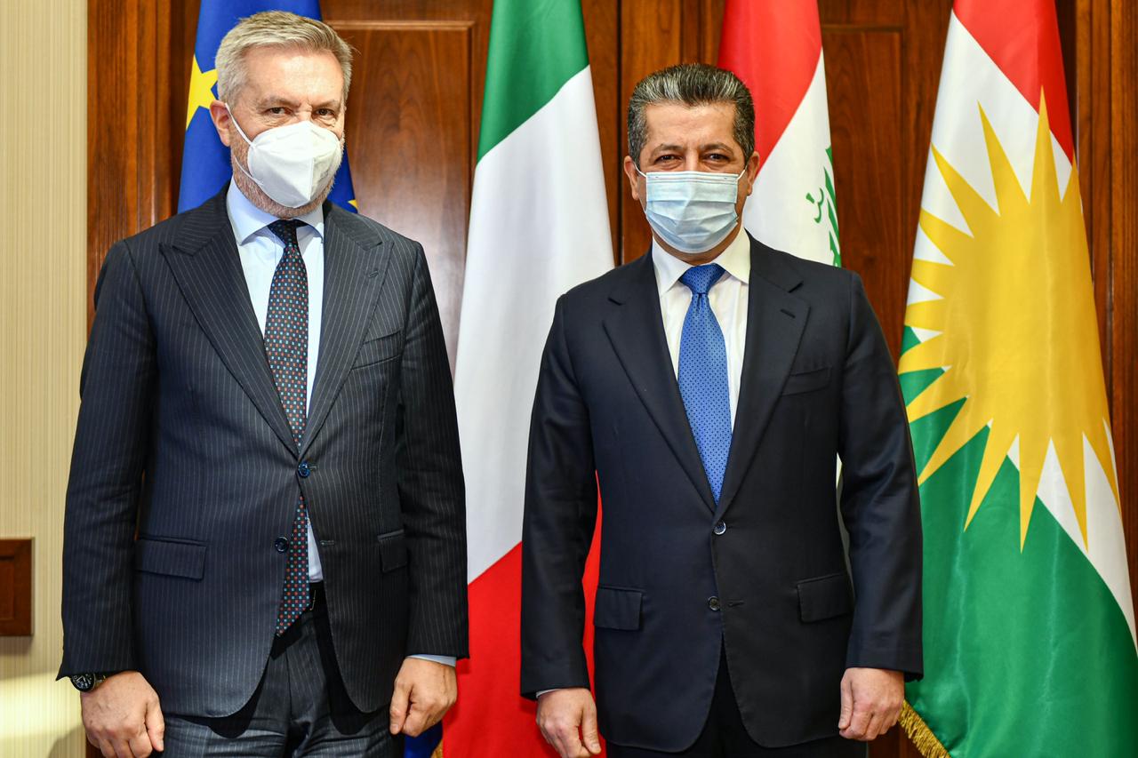 مه‌سرور بارزانی، سه‌رۆكی حكومه‌تی هه‌رێمی كوردستان و لۆرێنزۆ گویرینی، وه‌زیری به‌رگری ئیتالیا