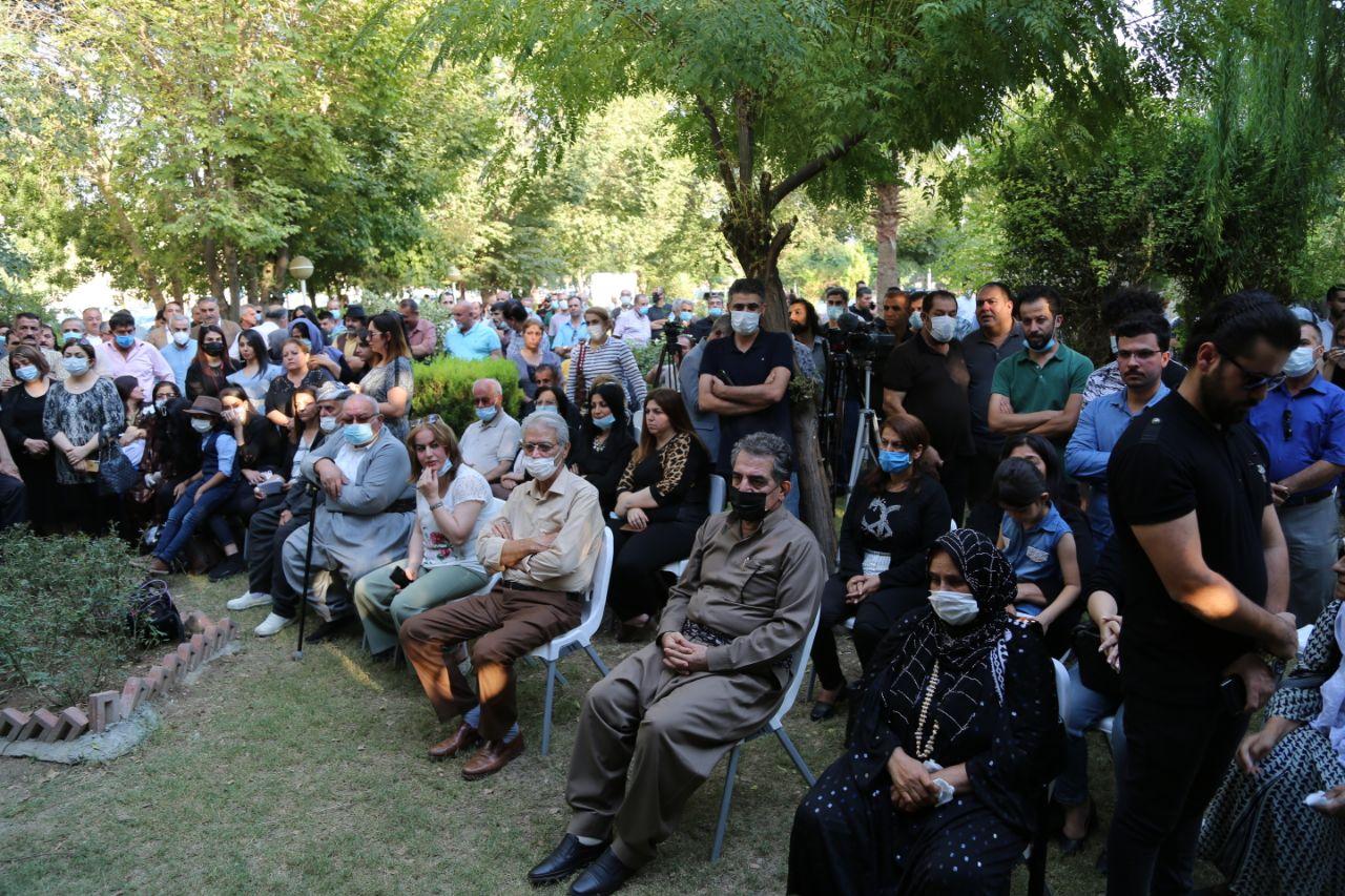 پەردە لەسەر پەیكەری ھونەرمەندی میللی عەتا چاوشین لادرا