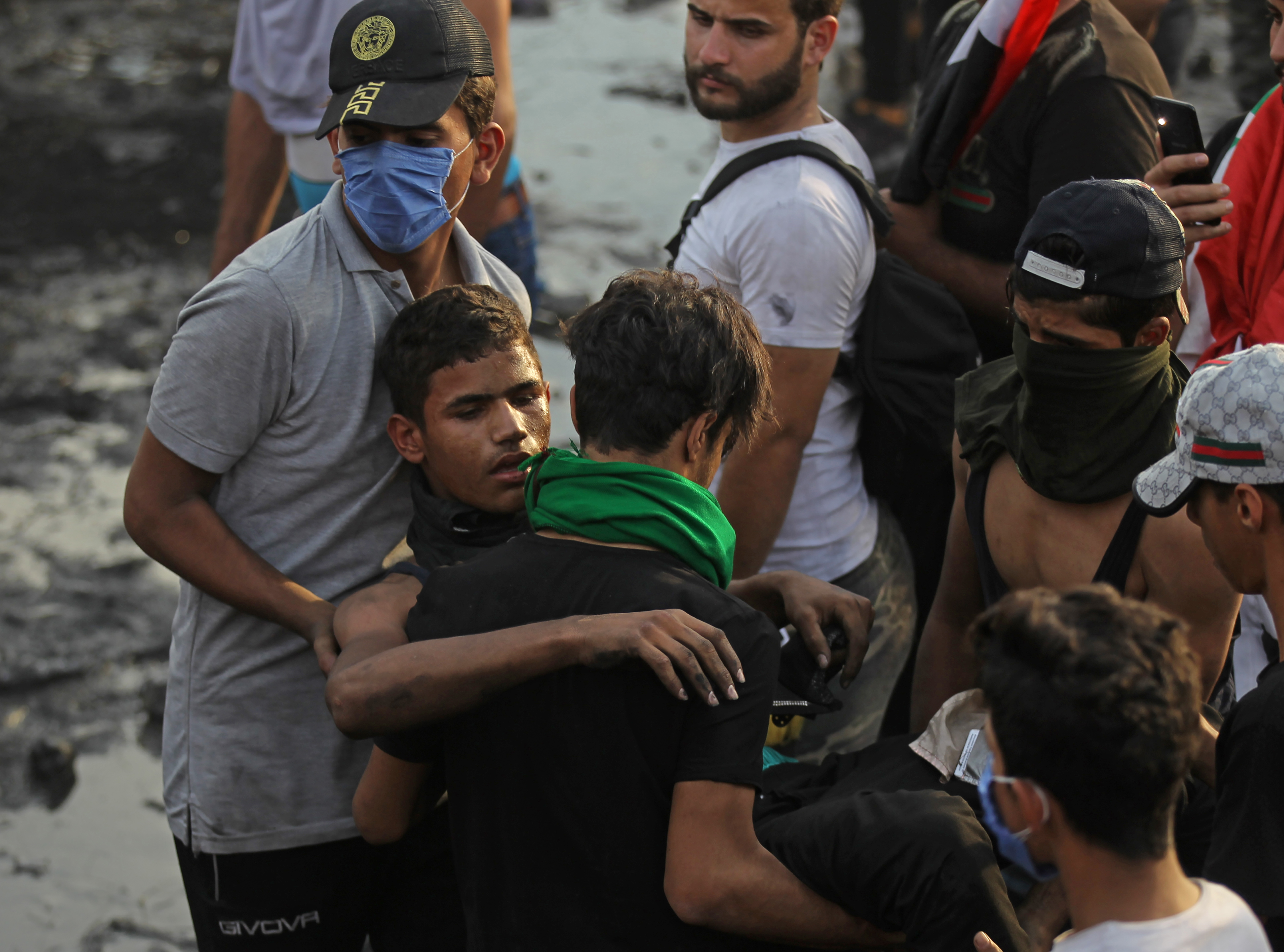 بەوێنە... 50 کەس لە خۆپیشاندانەکەی بەغدا بریندار بوون 