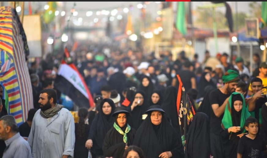ده‌ها هزار زائر در راه کربلا